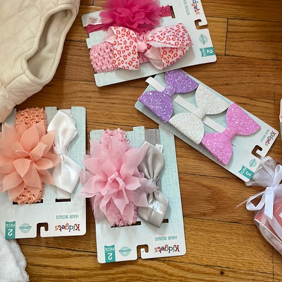 Coach diaper bag filled with goodies - Picture 5 of 16